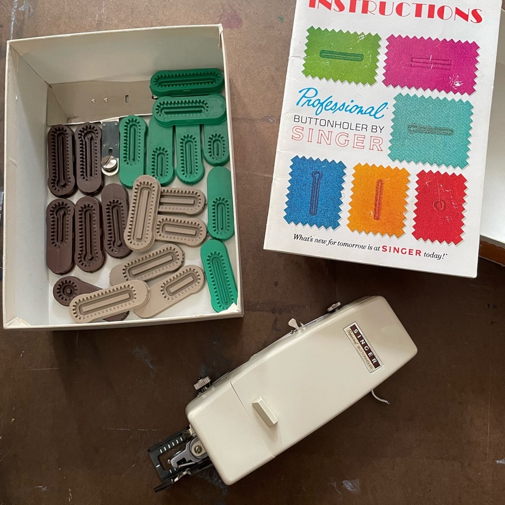 Singer Professional Buttonholer with Templates